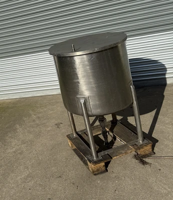 220L Single Skin tank with cone bottom