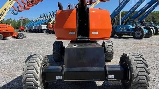 USED 2022 JLG 400S