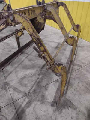 10,000 LBS X 96" CF ADJUSTABLE PLATE & SHEET LIFTER: STOCK #22326