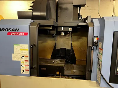 2013 DOOSAN DNM 400 II Vertical Machining Centers | Machinery Network (2)