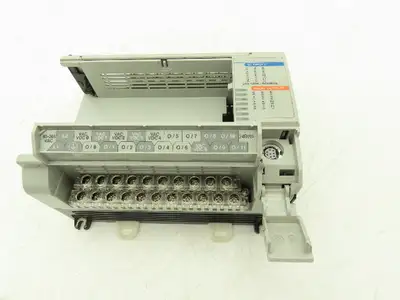 Allen Bradley 1764-24BWA MicroLogix 1500 Base 24 Point Controller Ser B Rev A