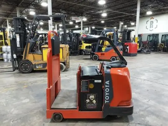 Used 2019 TOYOTA 8TB50 Tuggers | Russell Equipment #724728