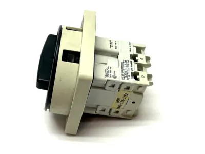 194L-E16-1752 | Allen Bradley  Ser. A Load Switch - Used
