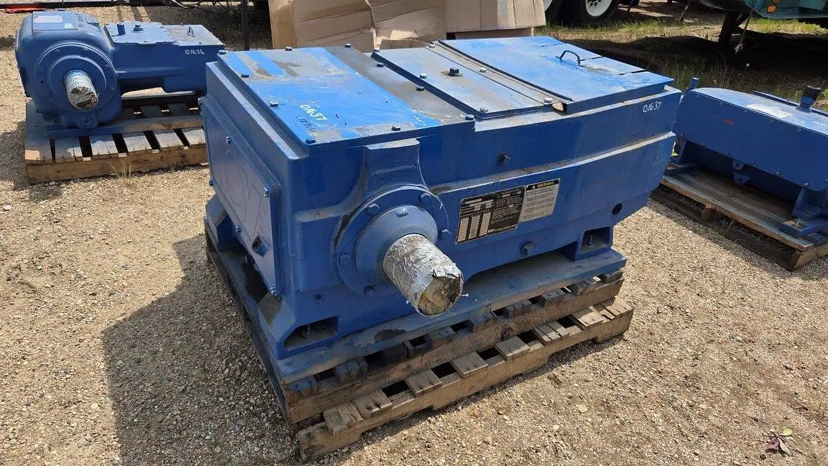 NEW NATIONAL OILWELL VARCO "NOV" 200T-5 TRIPLEX PUMP