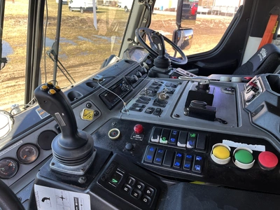 USED 2018 MACK LR613 REFUSE