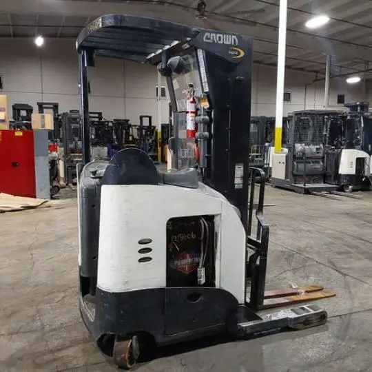 USED 2016 CROWN RR5725-45