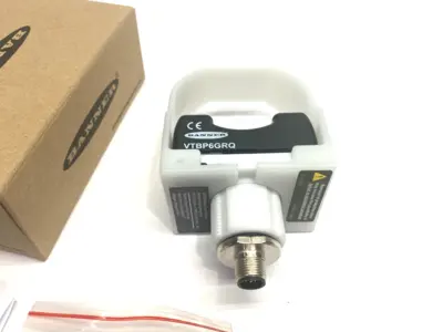USED BANNER ENGINEERING ILLUMINATED VERIFICATION TOUCH BUTTON 2-COLOR 5-PIN