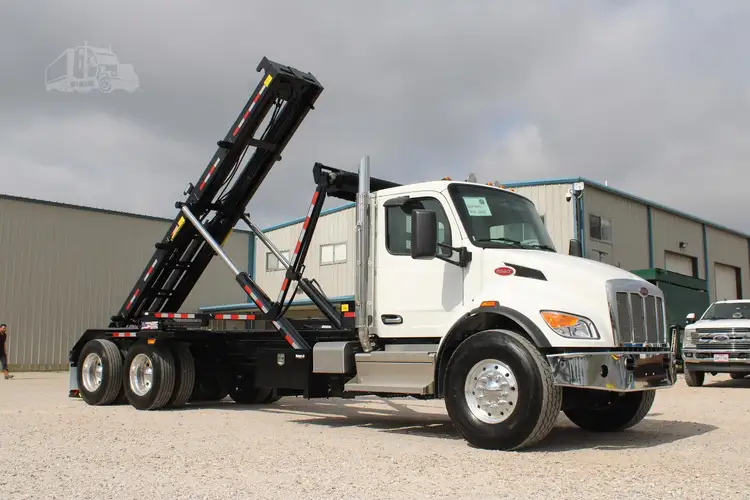New | in-Stock 2027 PETERBILT 548 Rolloff Trucks Texas US | Roll Off Truck World #1492003