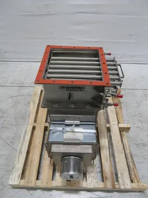 Resin Distribution Box Equipped with Bunting Magnet, Multi Port Take Offs