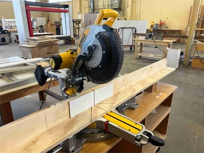 Used DEWALT DWS780 Double Miter Saws California US | MachineryMax #1384759