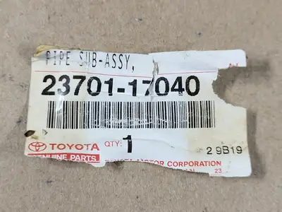 NEW TOYOTA 23701-17040