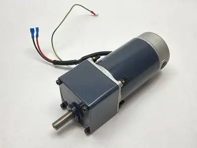 USED SPG GEAR MOTOR 955RPM 90VDC 80W W/ S9KC200BH-A448 GEAR HEAD