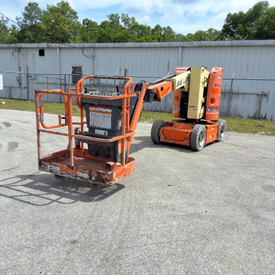 USED 2013 JLG E300AJP