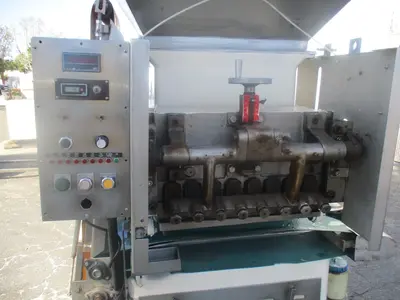 ETMW Enterprizes heavy duty Dominos pizza machine, sold as is