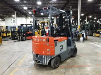 USED 2017 TOYOTA 7FBCU35