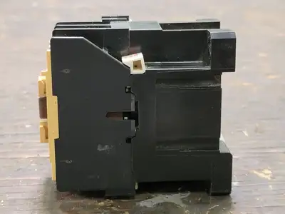 USED ALLEN-BRADLEY 700-F400A1