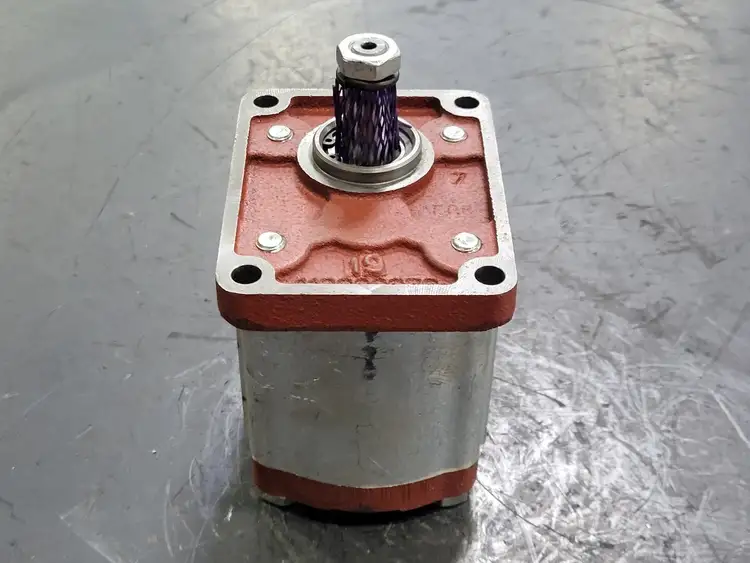 Used 2010 SALAMI 2PE19D-P28P1 Parts (Hydraulics and Pneumatics) British Columbia CA | Lenmark #265108