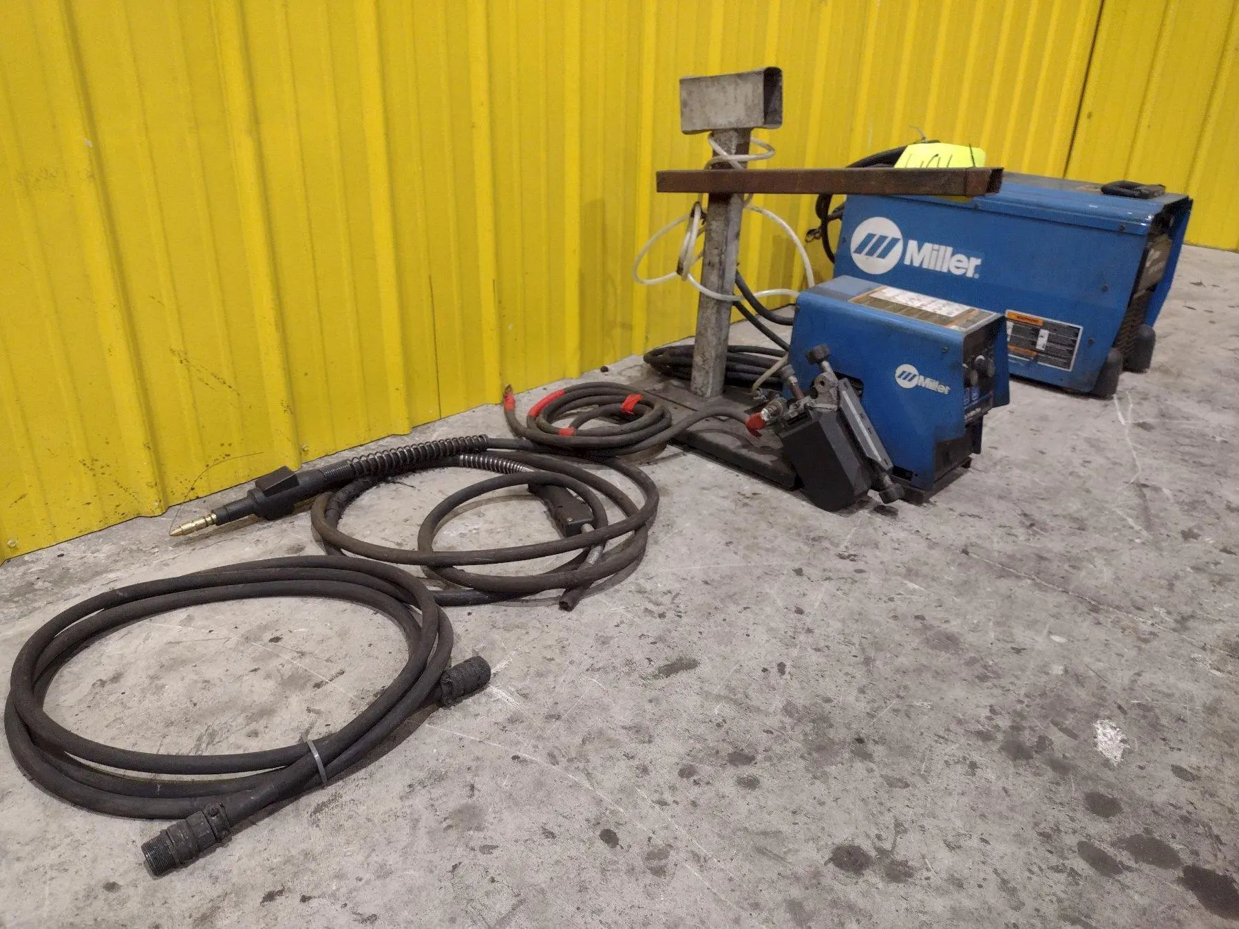 MILLER XMT450 CC CV WELDER & S74 MPA PLUS FEEDER: STOCK #23484