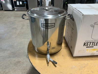 Used LOT OF (2) BREWMASTER 14.5 GALLON STAINLESS STEEL BREW KETTLES Brewing Equipment Michigan US | Miedema Asset Management Group #1580097
