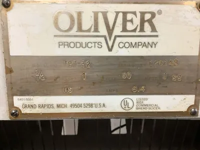 152-0653 Oliver 797 Bread Slicer