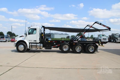 New | in-Stock 2027 PETERBILT 548 Rolloff Trucks Texas US | Roll Off Truck World #1492013