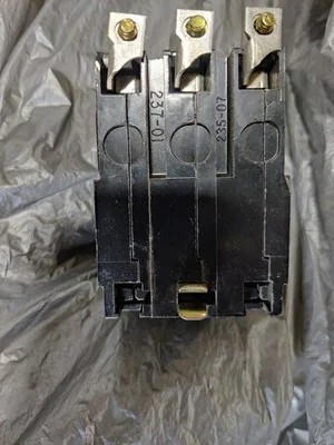 USED SQUARE D QOB330