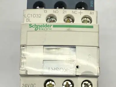 Used Schneider Electric IEC Contactor 3P 32A 480VAC 24VDC Coil PLC Contactors Michigan US | Maverick Industrial Sales #1402008