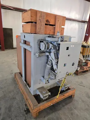 Used _UNKNOWN_ _UNKNOWN_ Circuit Breakers Indiana US | Myron Bowling Auctioneers Inc #1503989