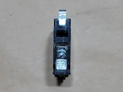 USED SQUARE D DP-4075
