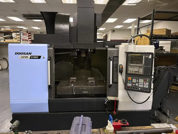 Used 2018 DOOSAN DNM 5700S Vertical Machining Centers Illinois US | Machinery Marketing International #378863