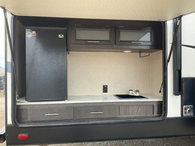 Used 2017 KEYSTONE 330BHSL Campers, Caravans, Motorhomes Michigan US | Miedema Asset Management Group #1355374