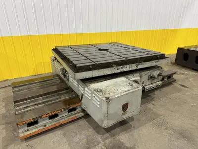 72" X 72" GIDDINGS & LEWIS (G&L) T-SLOTTED POWERED ROTARY TABLE W/ 72" POWERED INFEED SLIDE: STOCK #19731