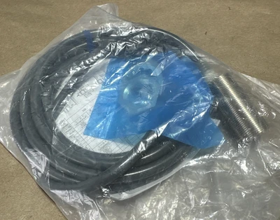 NEW Omron E2E-X5Y1