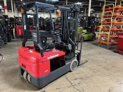Used 2018 RAYMOND 4460C35S 3-Wheel Sit down Electric Counterbalance Forklifts Illinois US | Somerset Equipment Sales #1546150