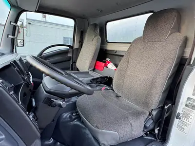 Used 2024 ISUZU NPR HD Box trucks Florida US | Truck and Van Outlet #1509183