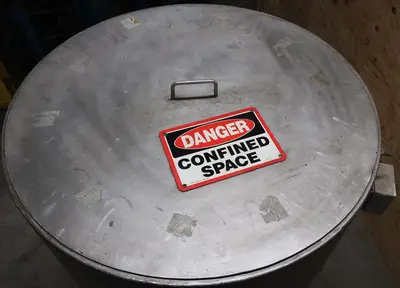 SPC8692  Tank 350 gallon vertical tank, Stainless Steel, flat