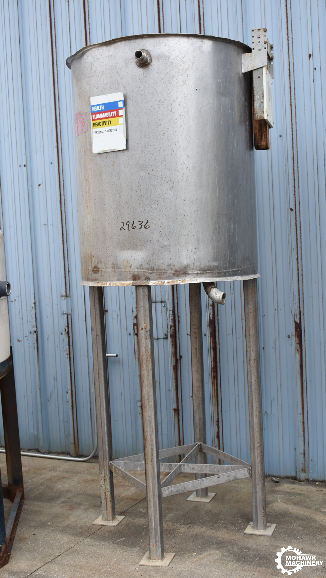 193 GALLON (APPROX) VERTICAL STAINLESS STEEL STORAGE TANK w/FABRICATED STAND - 36” TANK DIAMETER - 44” TANK HEIGHT