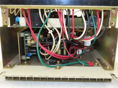 Hitachi HDV471 Servo Controller Power Supply Unit 270VDC Input 220VAC Output