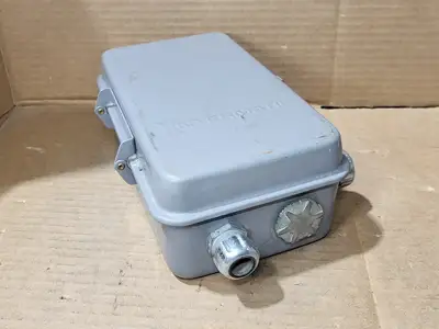 Used INTERMATIC ET8015CR Misc Electrical & Power Parts British Columbia CA | Lenmark #1439512