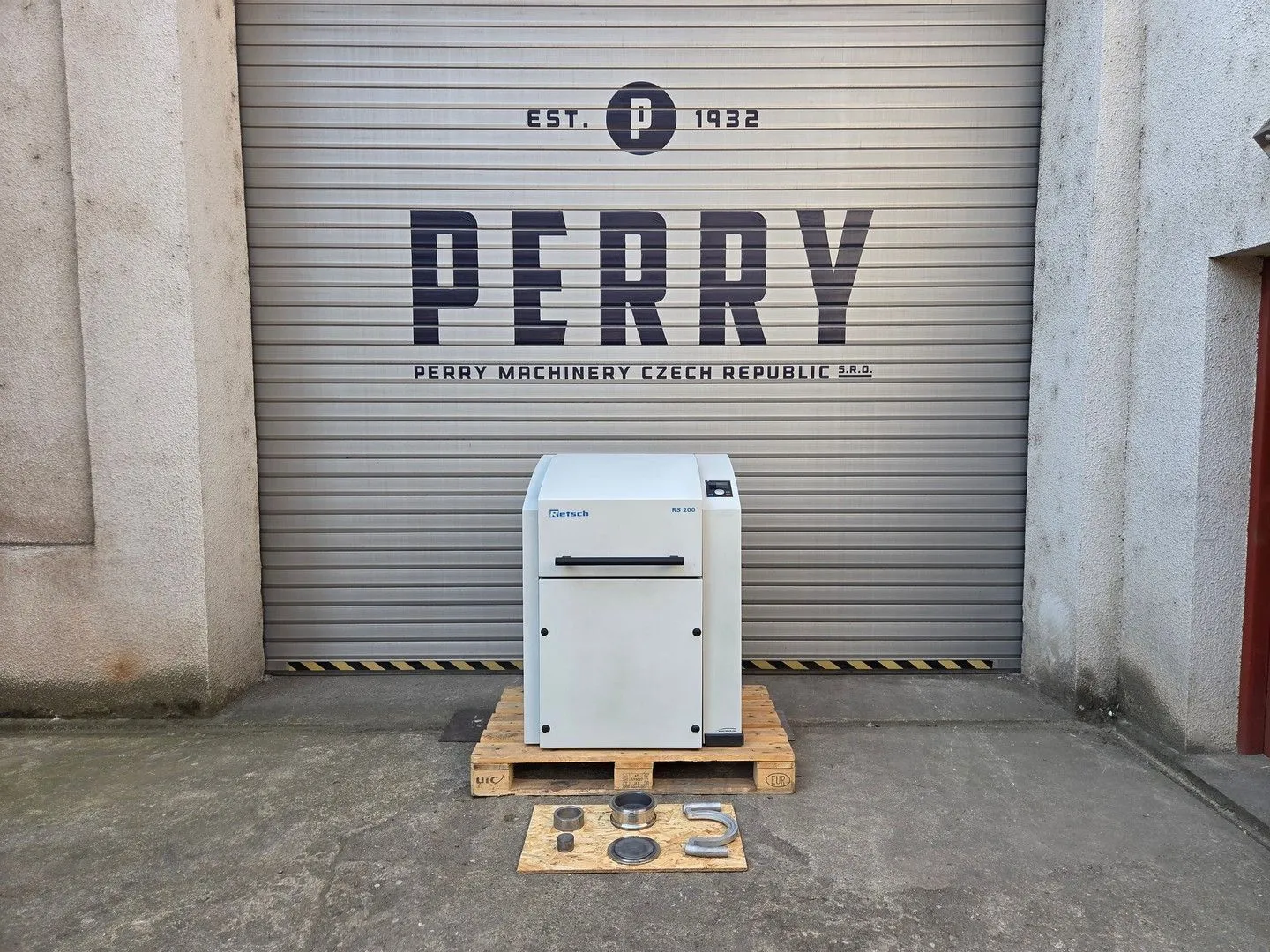 Used 2017 RETSCH RS 200 Ball & Pebble Mills CZ | Perry Equipment #1277828