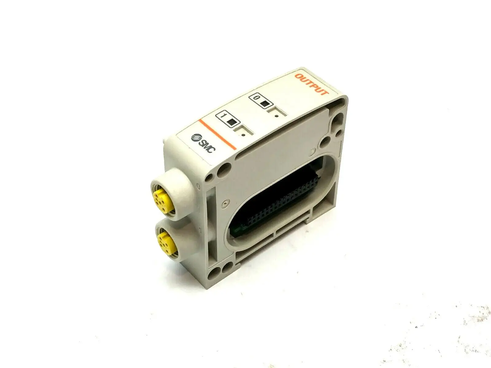Used SMC SERIAL INTERFACE OUTPUT UNIT PLC Ethernet Equipment | Maverick Industrial Sales #1114878