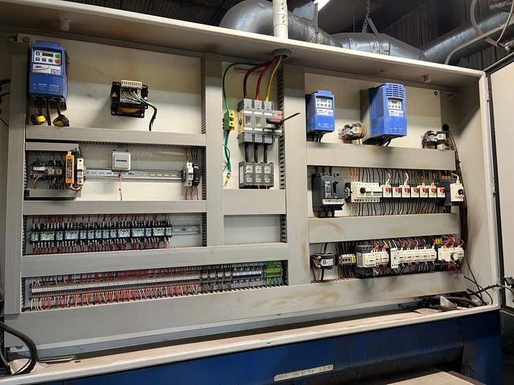 Used 2015 APEX 3052M-D2SD Deburring Machines Wisconsin US | Revelation Machinery #1399094