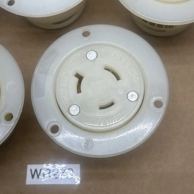 NEW Leviton L7-20