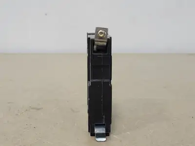 USED SQUARE D QOB120