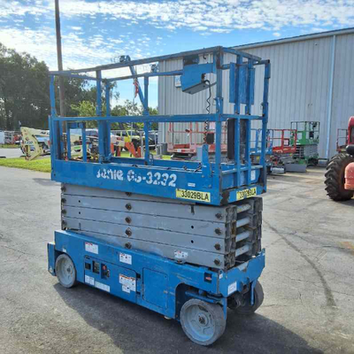 USED 2016 Genie GS-3232