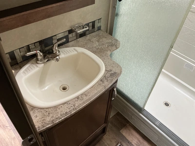 Used 2017 WILDWOOD LODGE 394FKDS Campers, Caravans, Motorhomes Michigan US | Miedema Asset Management Group #1402838