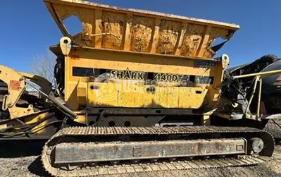 USED 2013 TANA SHARK 440DT SINGLE SHAFT MOBILE SHREDDER