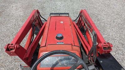 USED 2001 MASSEY FERGUSON 1233