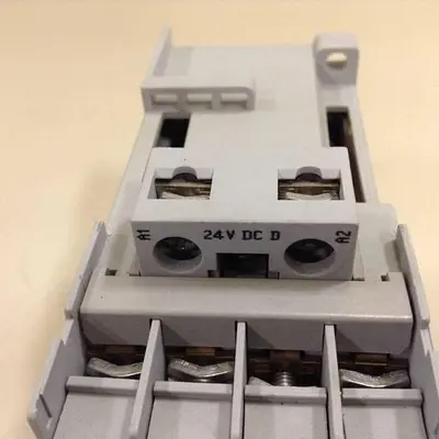 USED ALLEN BRADLEY 100-C09D.01 SER A