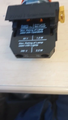USED Eaton E22D SER B1 ( ORANGE ) LIGHT UNIT
